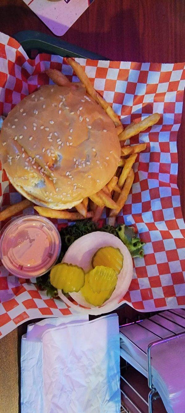 Two Bit's & A Bite