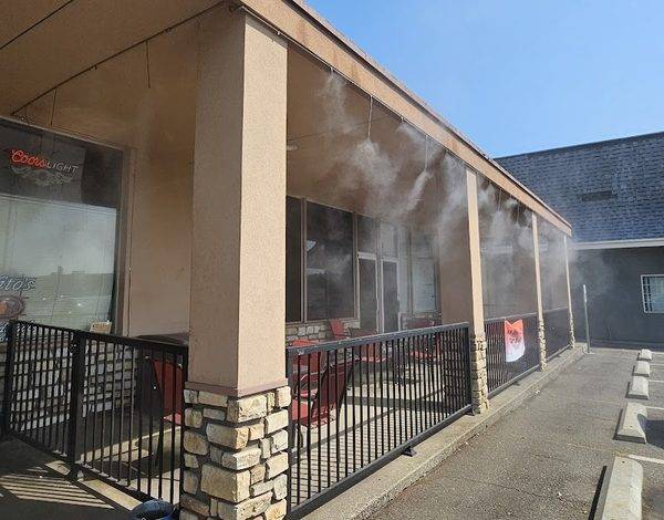 Two Bit's & A Bite